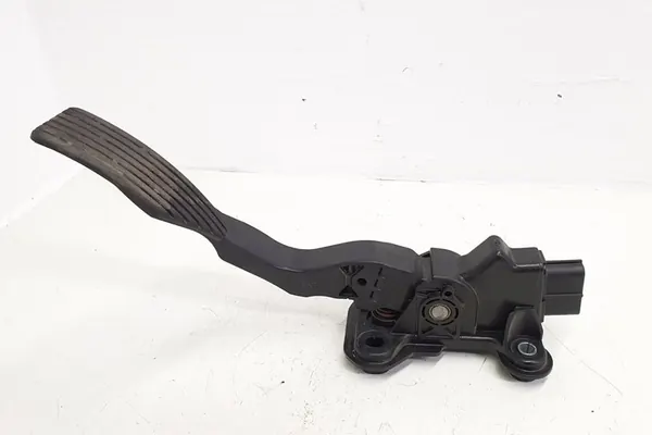 Gas Pedal MITSUBISHI OUTLANDER III MN101543 image 2