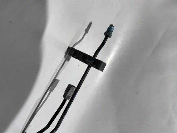 Bromsledningar Porsche Macan OEM 95B614726B Begagnad image 3