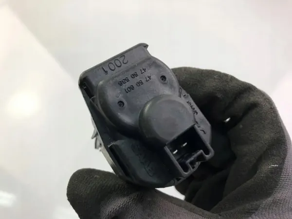 Motor de válvula OEM 4759601 Saab 9-3 (YS3F) 2005 image 3