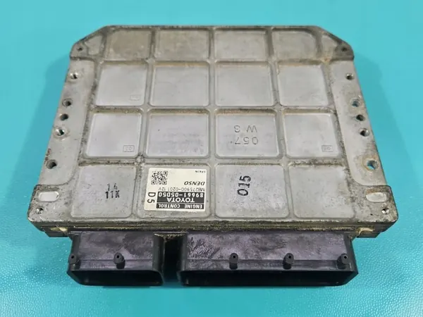Unidade de controlo motor Toyota Avensis III T27 2.2 D4D 89661-05D50 image 3