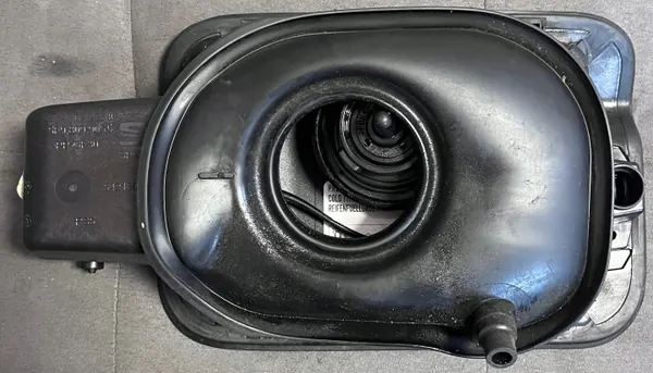 Trappe à carburant OEM 5F9809905B pour SEAT Leon III 2012-2020 image 4