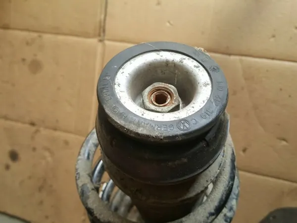 Ammortizzatore anteriore destro Seat Leon (1M) 1998 con molla OEM image 3