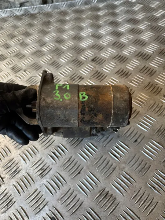 Démarreur 3.0B Mitsubishi Pajero I 82-91R. M1T72583 image 2