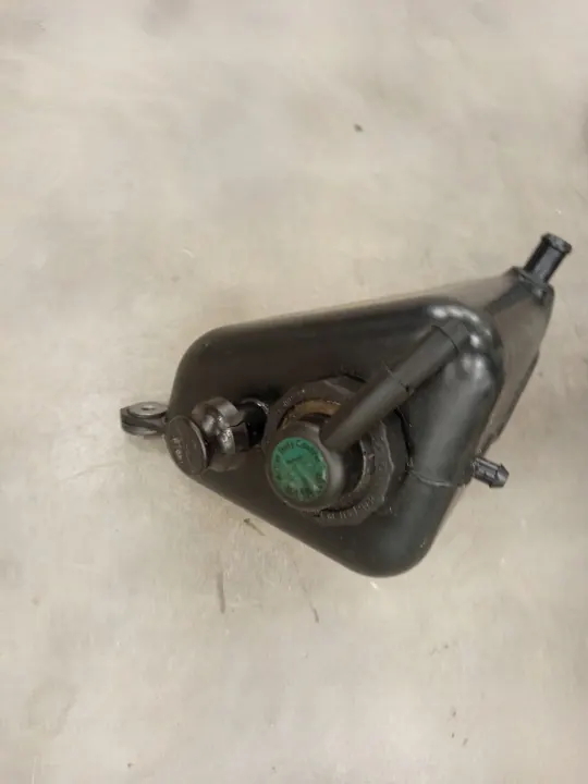 Mercedes ABC-ophangingsvloeistoftank OEM A2303200014 image 3