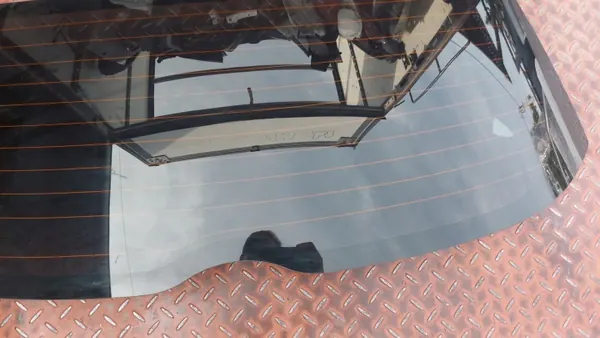 OEM 68105-02120 Heckklappenglas für Toyota Auris I image 4