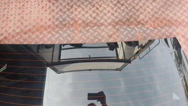 OEM 68105-02120 Heckklappenglas für Toyota Auris I image 5