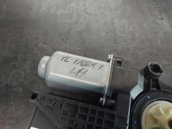 Linker vorderer Fensterheber Skoda Fabia Mk1 (6Y) OEM 6Y1959801 image 6