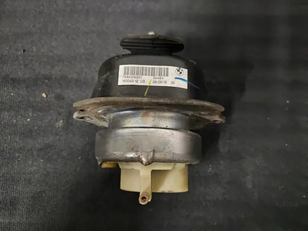 BMW Moottorin Kiinnike OEM 685310301 X5 F15 image 2