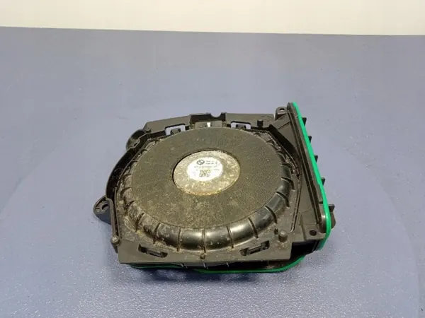 BMW 3 G20 Subwoofer OEM 2622561 Linkerkant image 2