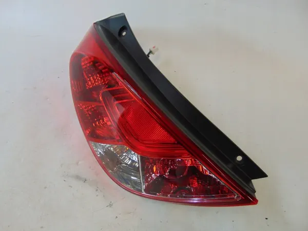 HYUNDAI i20 LIFT Luz Trasera Izquierda 924014P500 image 5