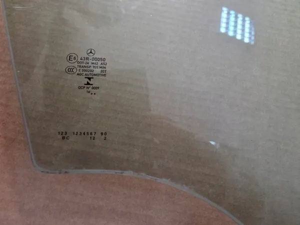 Vitre Portière Droite Avant Mercedes W205 2016ROK EU image 3