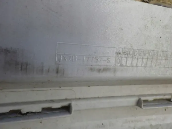 FORD FOCUS JX7B-17757-S Frontstoßstange - Gebraucht OEM image 8