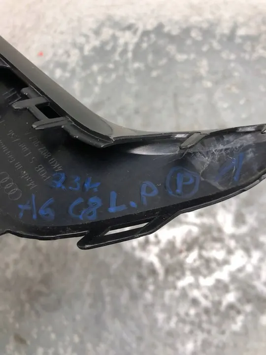 Rivestimento paraurti anteriore sinistro Audi A6 C8 4K0807967A image 6