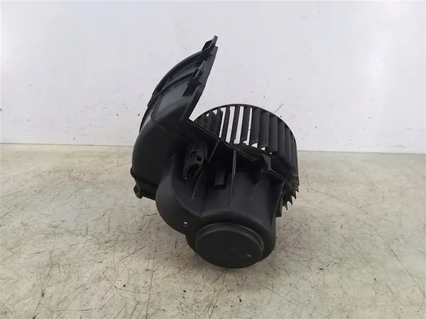 Ventilador VW Transporter T5 2003-2009 2 PINY image 5