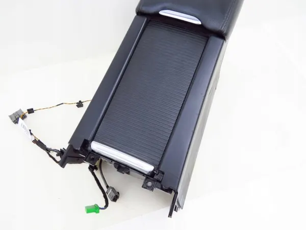 Middenconsole armsteun OEM 31415103 USB AUX Volvo image 5
