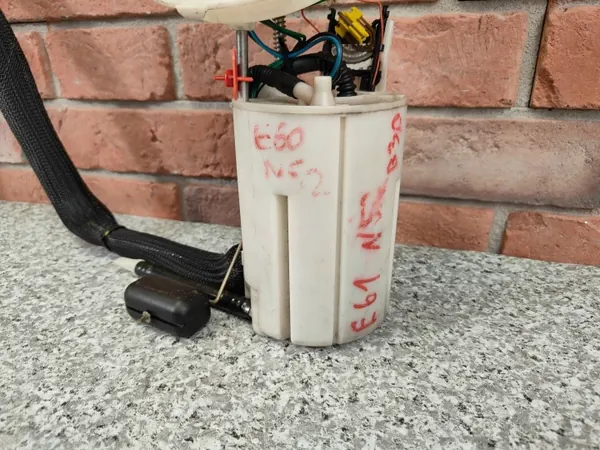 Flytare Bränslepump OEM 6764141 BMW N52 image 3