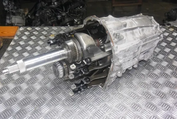 Carter de boîte Audi S-Tronic OEM 0B5301383L image 2
