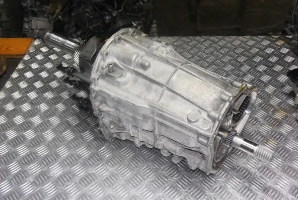 Carter de boîte Audi S-Tronic OEM 0B5301383L image 4