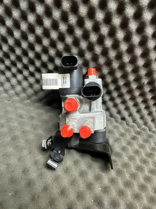 5Q0906009E Soupape Régulateur Pression Carburant VW Audi image 2