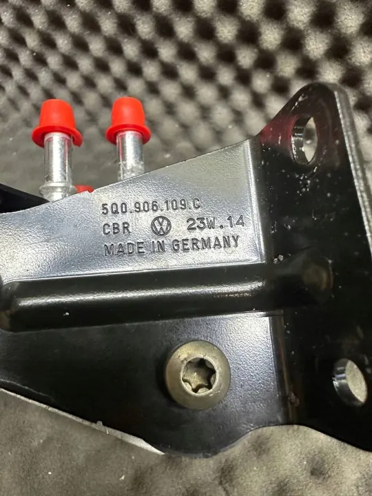5Q0906009E Soupape Régulateur Pression Carburant VW Audi image 4