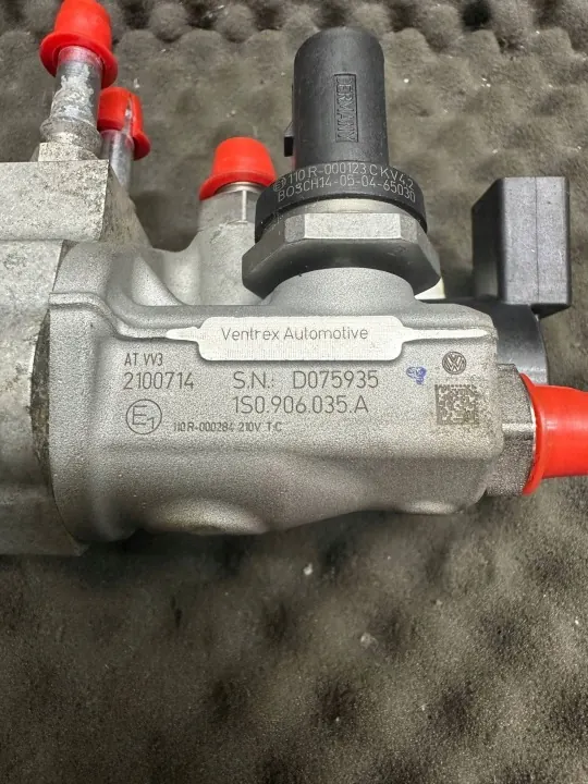 5Q0906009E Soupape Régulateur Pression Carburant VW Audi image 5