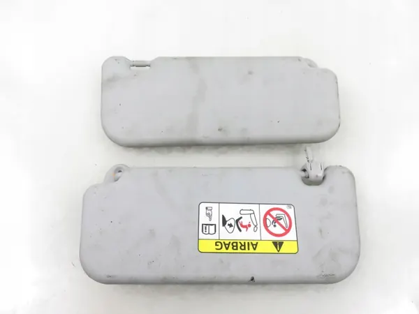 Toyota OEM aurinkosuojat Auris II E18 - Käytetty image 3