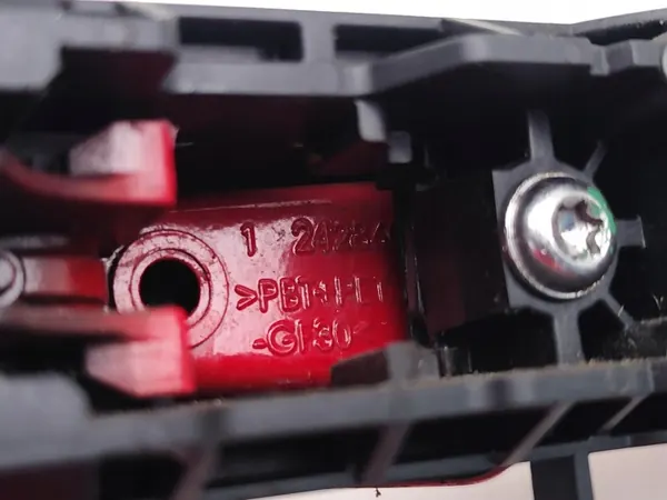 Troisième feu stop Toyota OEM No MPN pour Avensis 2004 image 7