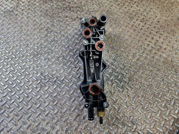 Chrysler Pacifica 2017 Oljefilterfäste image 8