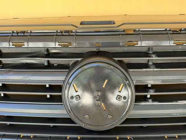 GRILL ATRAPA VW CRAFTER II image 4