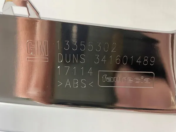 Opel OE 13355302 front grill chrome image 3