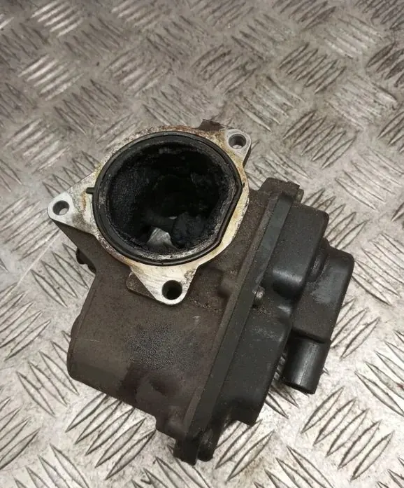 Mitsubishi EGR-ventil OEM 03g131501 - Begagnad image 2