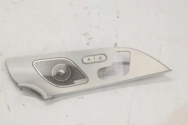 Mercedes GLS X167 sierstrip OEM A1677201807 voor rechts image 2
