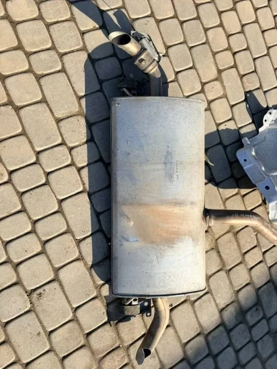 Volvo OEM 32138529 Kompletter Auspufftopf image 3
