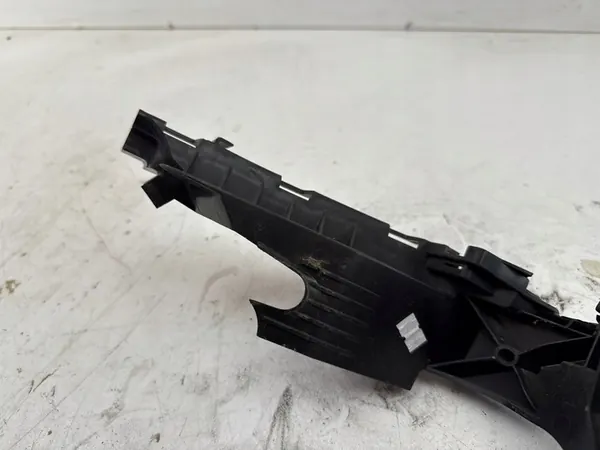 Volkswagen Golf VIII 2023 Suporte de Para-choque Traseiro image 7