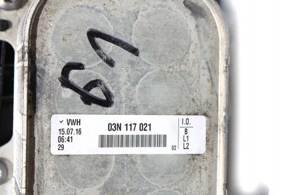 Oljekylare OEM 03N117021 med filter för VW Audi image 7