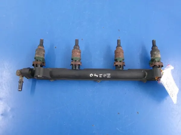 KIA RIO 1.3 Polttoaineputki 4 suuttimella 0K30C13250 image 2