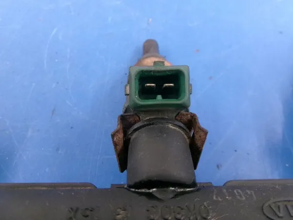 KIA RIO 1.3 Polttoaineputki 4 suuttimella 0K30C13250 image 3