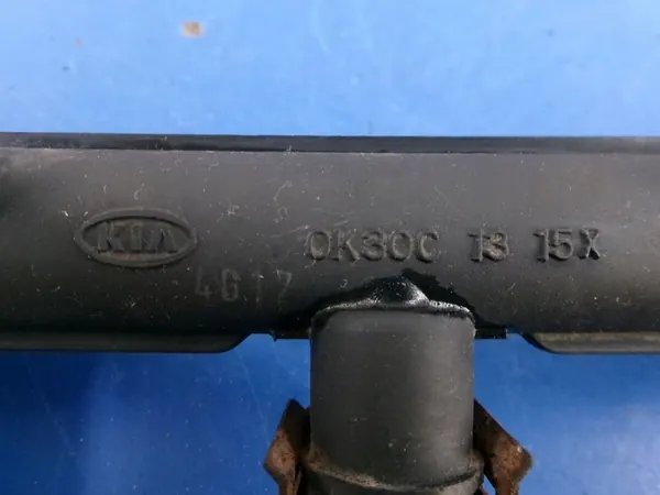 KIA RIO 1.3 Polttoaineputki 4 suuttimella 0K30C13250 image 4