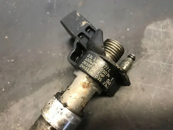 Injectiepomp OEM 03L130777C voor VW Transporter image 6