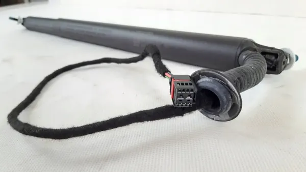 Volvo XC90 2019 Heckklappendämpfer OEM 31690604 image 4
