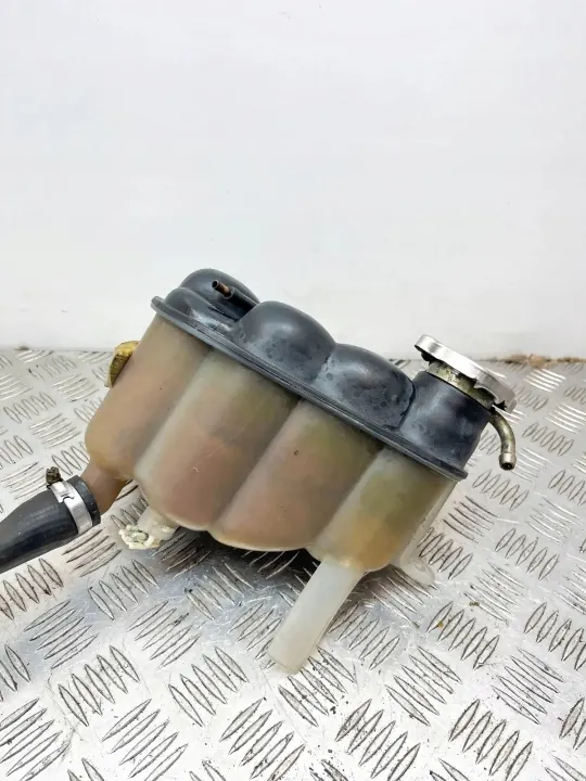 Réservoir d'expansion liquide OEM A1295000349 Mercedes image 4