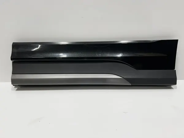 OEM 8889859317 Vasen Takaoven Lista Lynk & Co 01:lle image 2