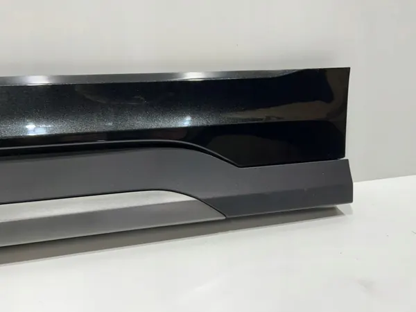 OEM 8889859317 Vasen Takaoven Lista Lynk & Co 01:lle image 3