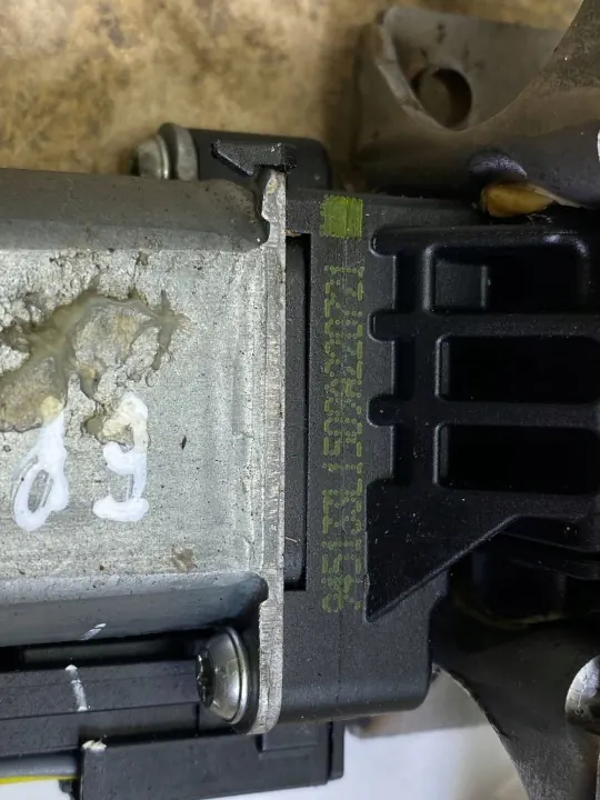 Moteur de Siège Jaguar E-Pace OEM C84234100 image 4
