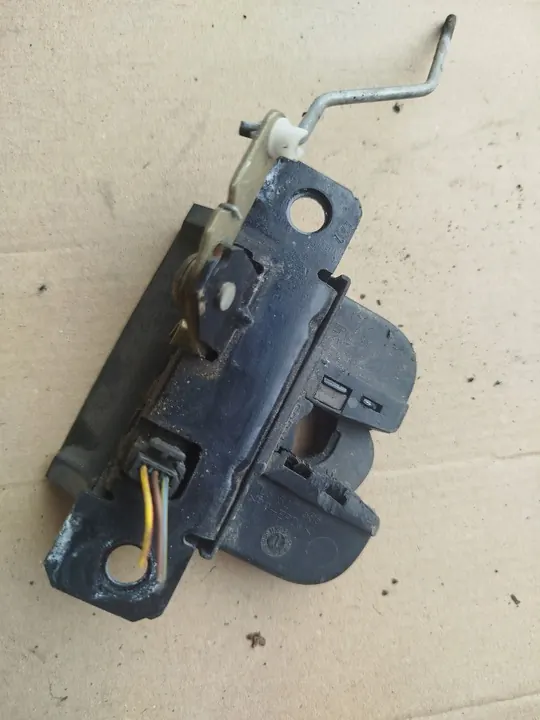 Baklucka Lås VW Touareg I 7L 7L6827505 image 3