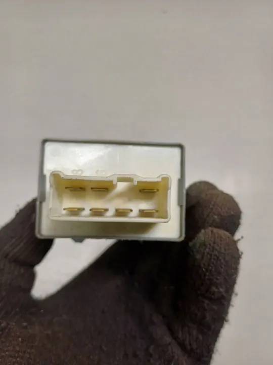 Honda OE RZ0159 Polttoainepumpun Ohjain - Käytetty image 3