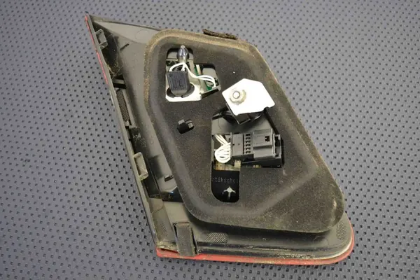 Rechter achterkleplamp MERCEDES-BENZ E (W212) A2129060258 image 2