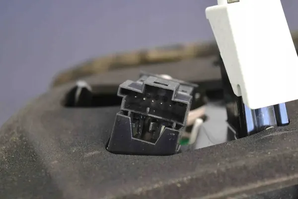 Rechter achterkleplamp MERCEDES-BENZ E (W212) A2129060258 image 3