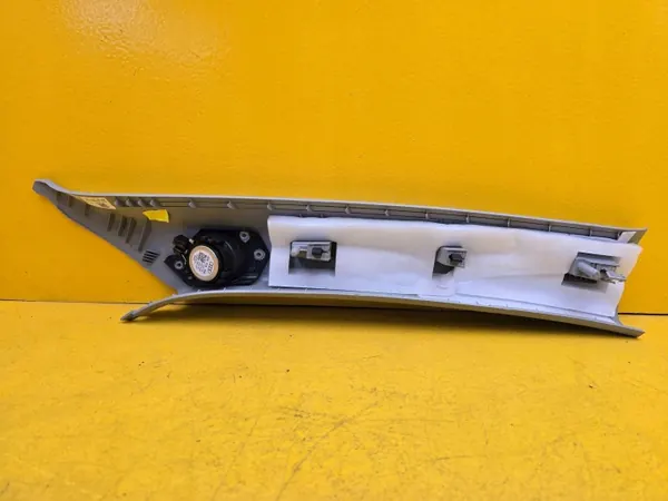 OEM 82A867233 Couvre-poteau gauche pour Audi A1 II image 4