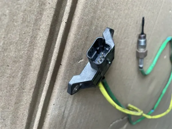 Pakokaasun Lämpötilasensori OEM 226585058R Renaultille image 3